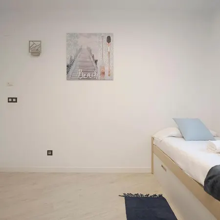 Con Garaje Gratis En Gros, Donostia-san Sebastian アパート
